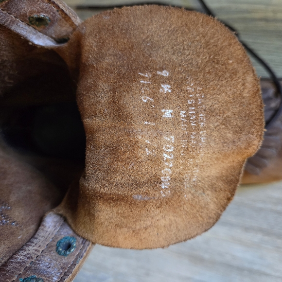 Cool Brown Leather Stylish Women's Boots Size 9 1/2 Distressed Cowboy Fringe - Picture 8 of 12